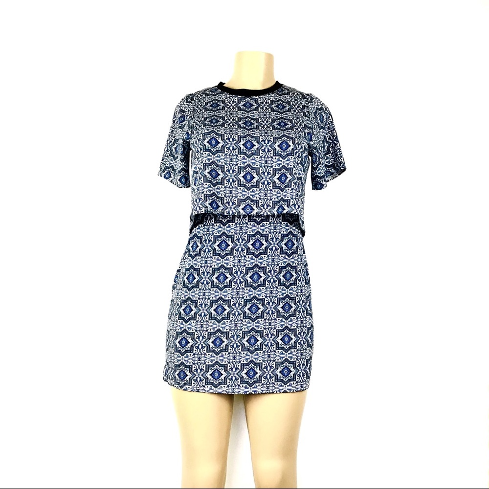 TOPSHOP  Geo Dress Size 4   A1-3
